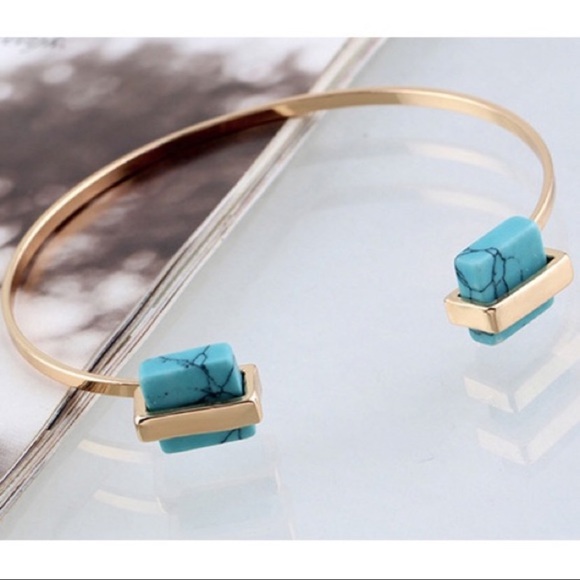 LAST 1! 🎁 || Gold Turquoise Bangle Cuff Bracelet - Picture 2 of 6